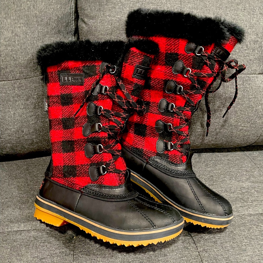Buffalo plaid LL Bean winter boot. Never worn perfect condition
